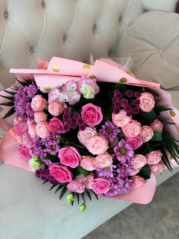 Букет цветов из: Хризантемы, Розы и Лизиантусы в Черемхово