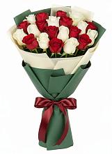 Букет Микс из красных и белых роз в Черемхово