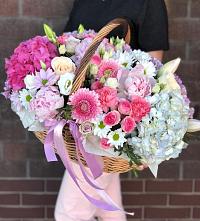 Цветочная композиция из Розы, Хризантемы, Пионы и Лизиантусы в корзине #REPLACE_PRED# Черемхово