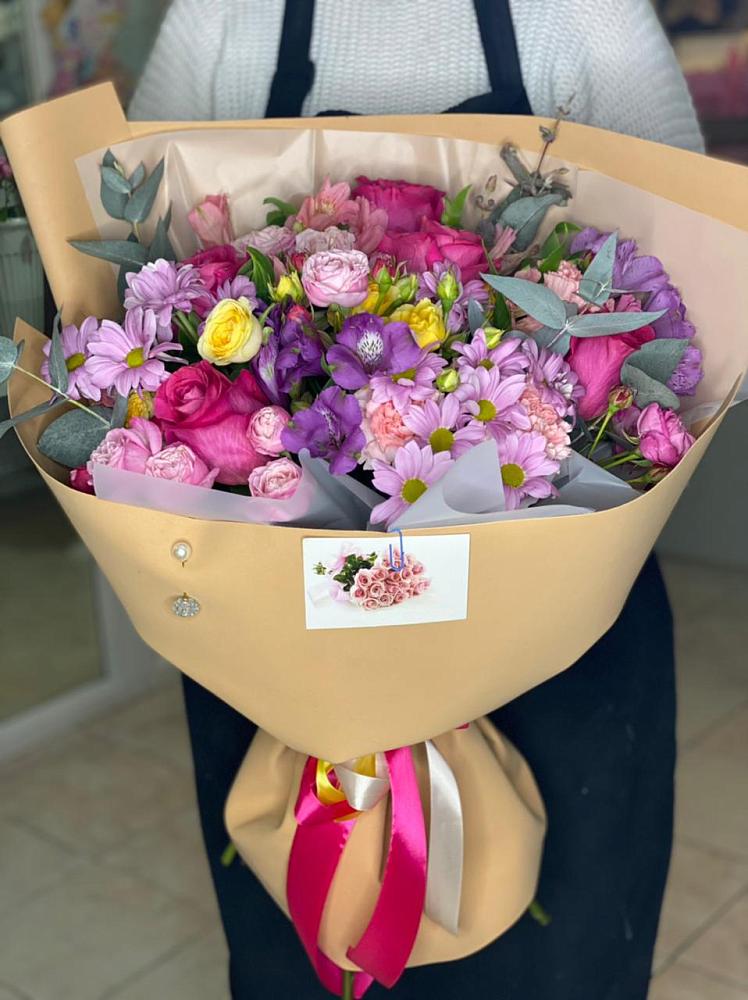 Букет цветов из: Хризантемы, Гвоздики и Альстромерии в Черемхово