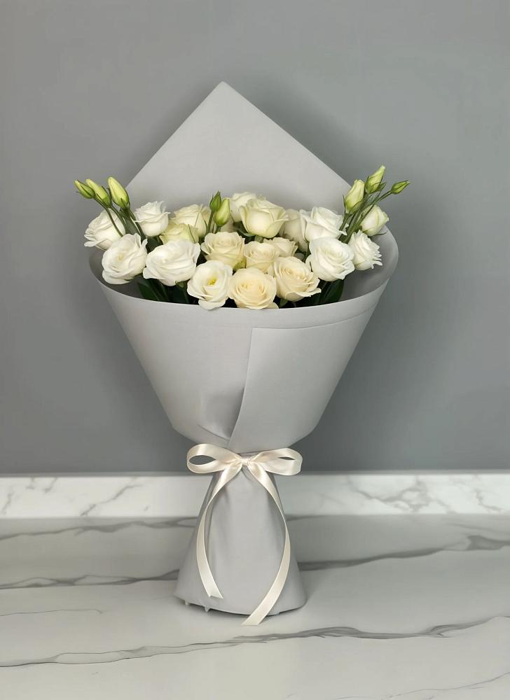 Букет цветов из: Розы и Лизиантусы в Черемхово