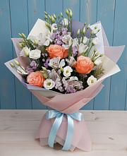 Букет цветов из:  Лизиантусы, Розы, Альстромерии и Гипсофила в Черемхово