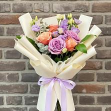 Букет цветов из:  Лизиантусы и Розы в Черемхово