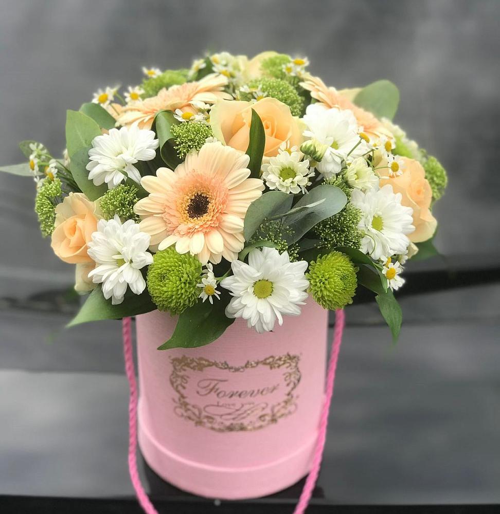 Цветочная композиция из Розы, Герберы и Хризантемы в шляпной коробке в Черемхово